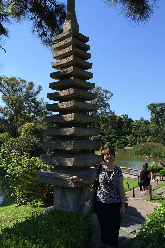 06 Charlotte Ryan Next To A Pagoda Monument Japones Japanese Garden Buenos Aires
